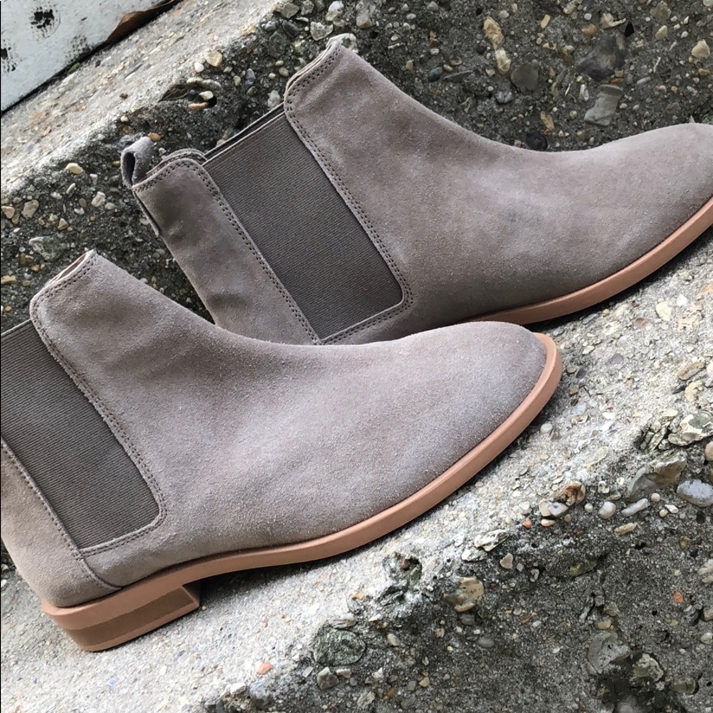 NWOT! Chelsea boots